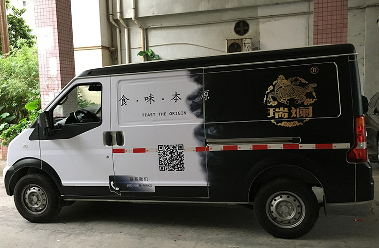 深圳面包車車體廣告制作 移動的營銷利器，噴繪360助您品牌“駛”向未來